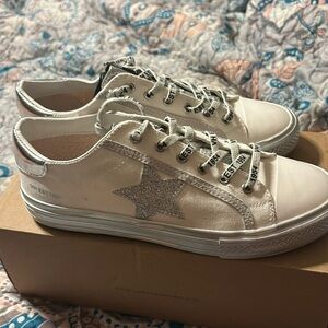 Vintage Havana silver sparkle shoes